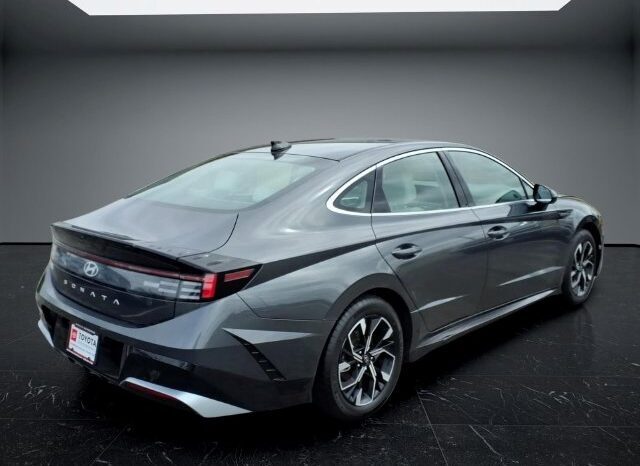 
								Hyundai Sonata full									