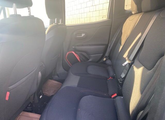 
								Jeep Renegade full									