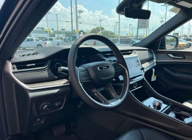 
								Jeep Grand Cherokee L full									