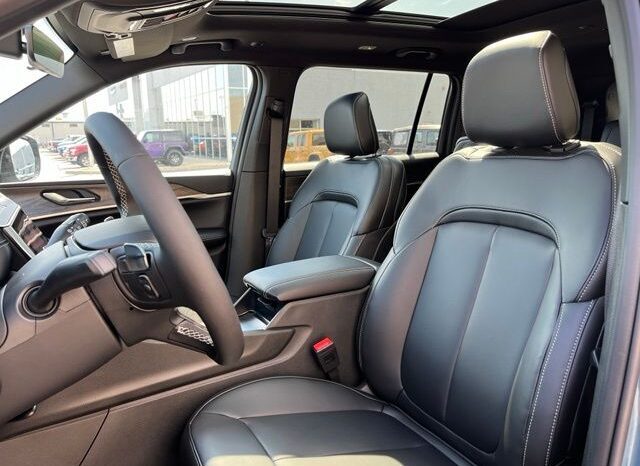 
								Jeep Grand Cherokee L full									