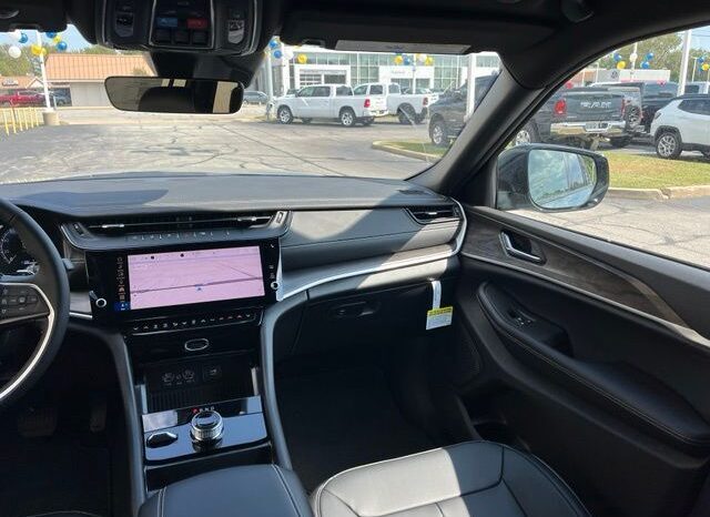 
								Jeep Grand Cherokee L full									