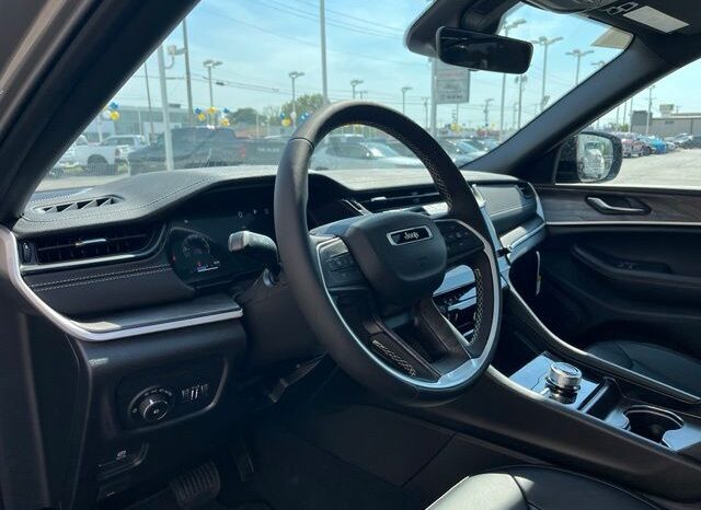 
								Jeep Grand Cherokee L full									