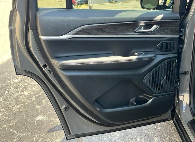 
								Jeep Grand Cherokee L full									
