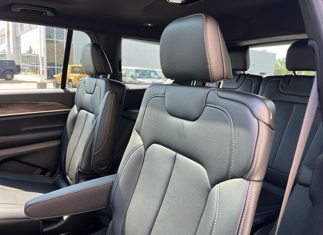 
								Jeep Grand Cherokee L full									