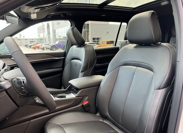 
								Jeep Grand Cherokee L full									