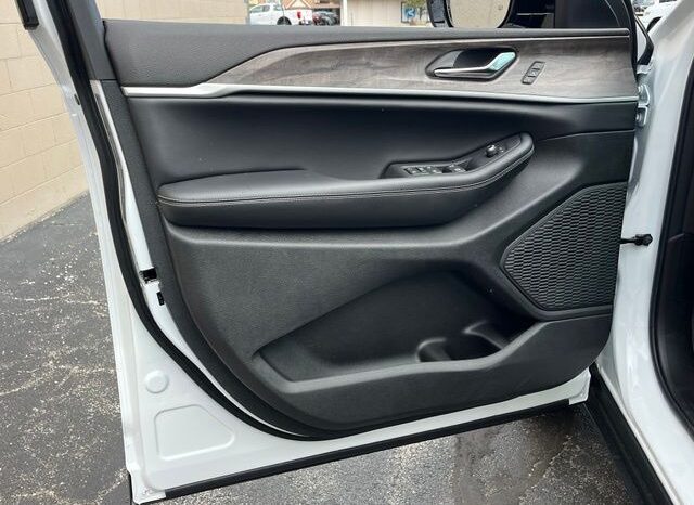 
								Jeep Grand Cherokee L full									