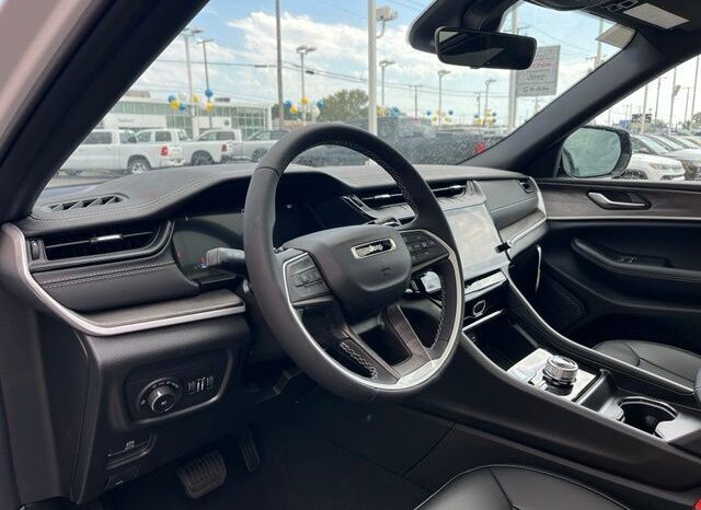 
								Jeep Grand Cherokee L full									