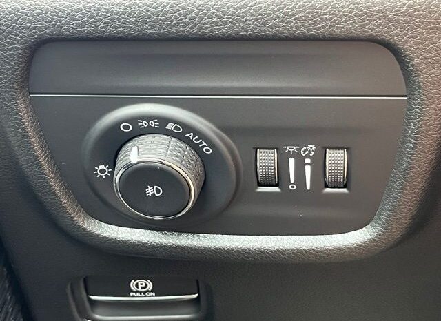 
								Jeep Grand Cherokee L full									