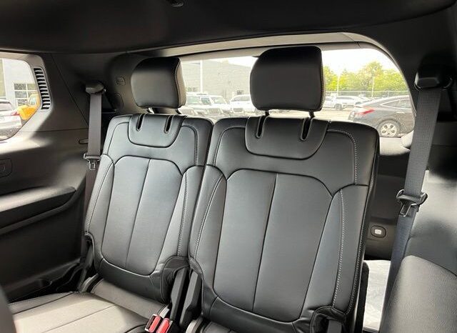 
								Jeep Grand Cherokee L full									