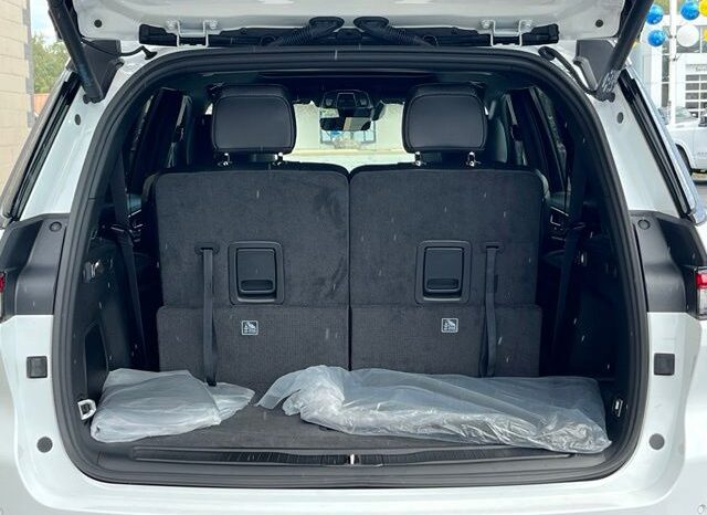 
								Jeep Grand Cherokee L full									