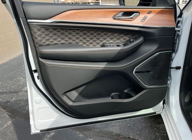 
								Jeep Grand Cherokee full									