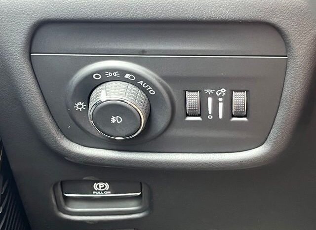 
								Jeep Grand Cherokee full									