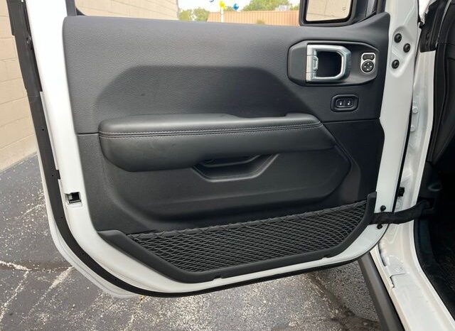 
								Jeep Wrangler full									
