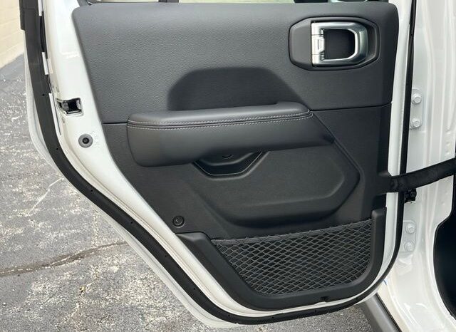 
								Jeep Wrangler full									