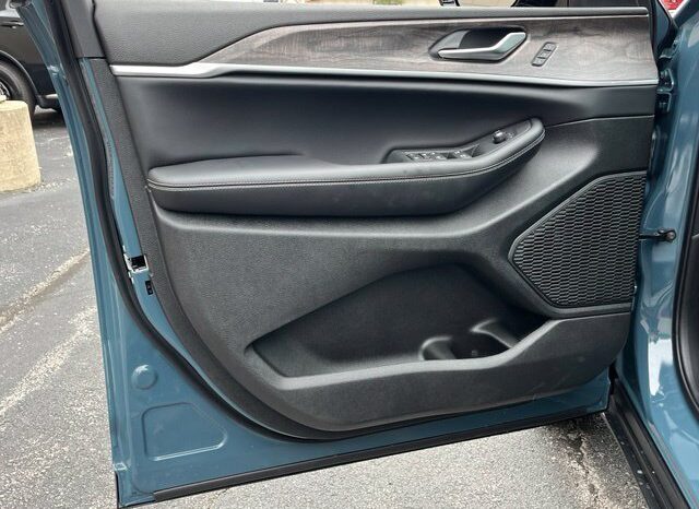 
								Jeep Grand Cherokee full									
