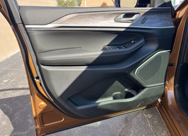 
								Jeep Grand Cherokee L full									