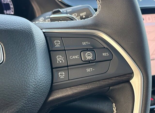 
								Jeep Grand Cherokee L full									