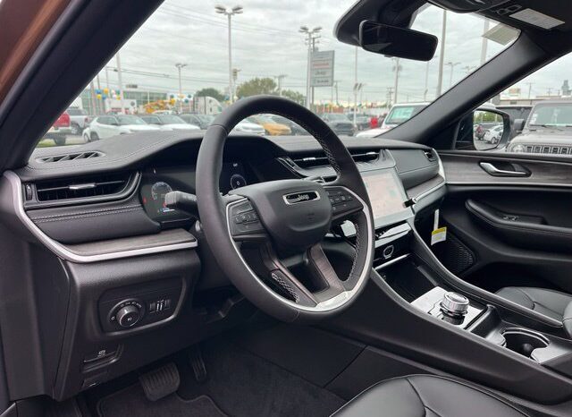
								Jeep Grand Cherokee L full									