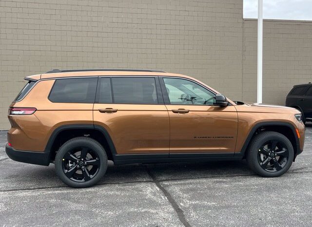 
								Jeep Grand Cherokee L full									