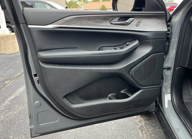 
								Jeep Grand Cherokee full									