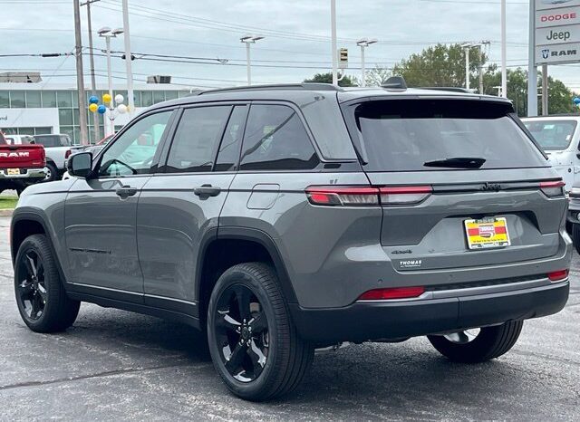 
								Jeep Grand Cherokee full									