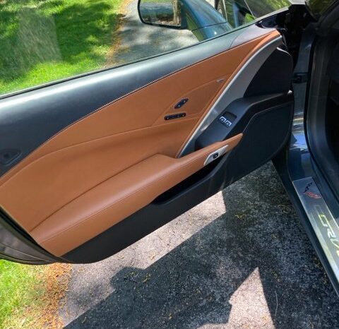 
								Chevrolet Corvette Stingray full									