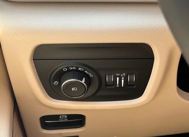 
								Jeep Grand Cherokee full									