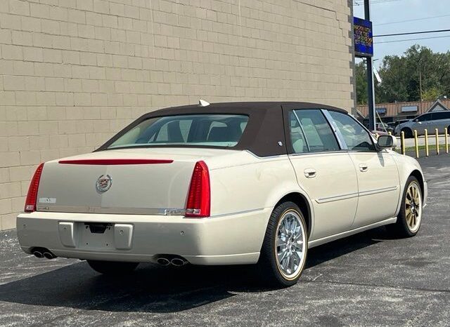 
 Cadillac DTS full									