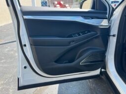 
										Jeep Wagoneer S full									
