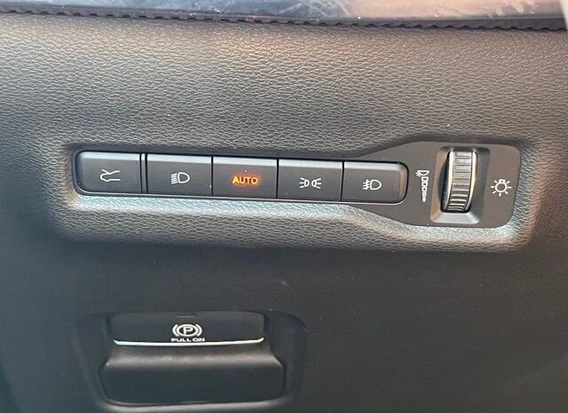 
								Jeep Wagoneer S full									
