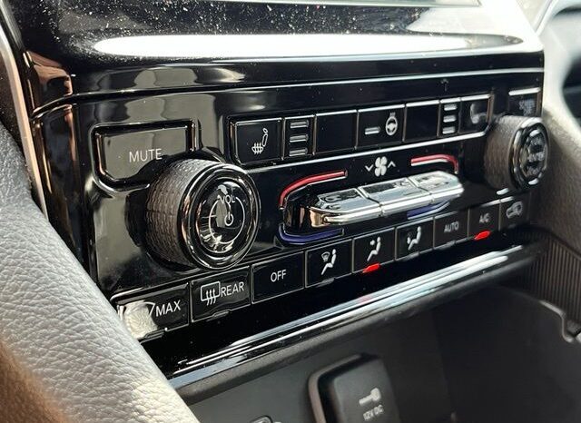 
								Jeep Grand Cherokee full									