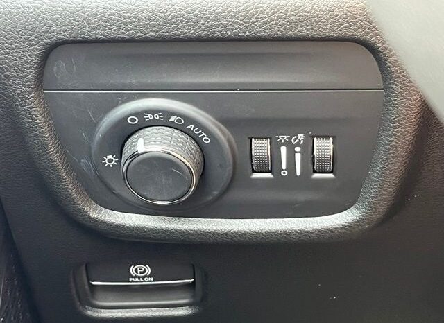 
								Jeep Grand Cherokee full									