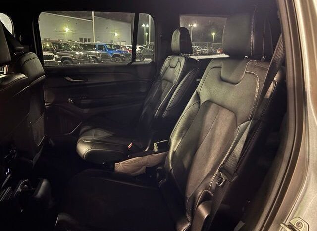 
								Jeep Grand Cherokee L full									