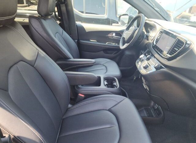 
 Chrysler Pacifica full									