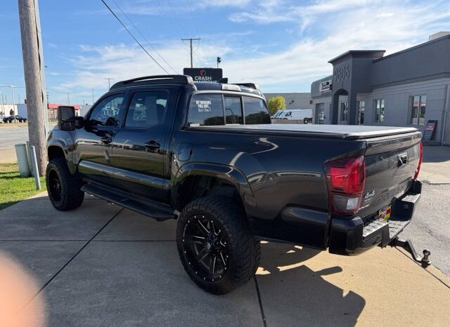
								Toyota Tacoma full									