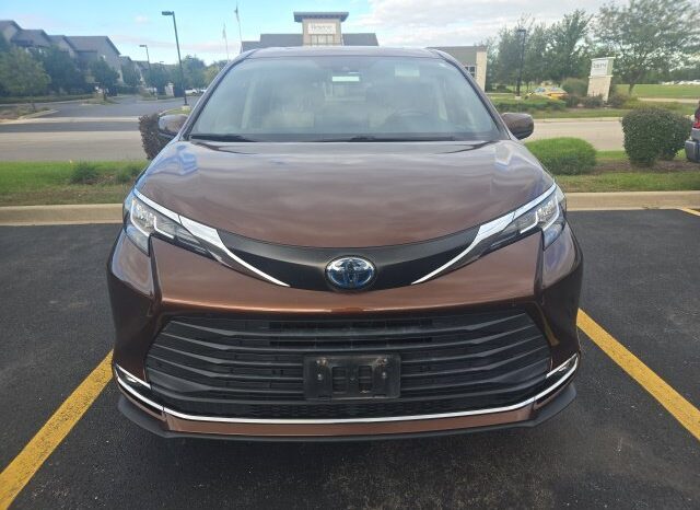 
								Toyota Sienna full									