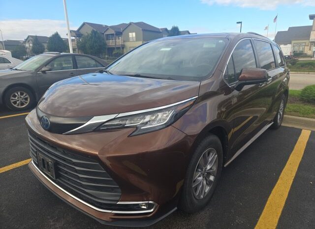 
								Toyota Sienna full									