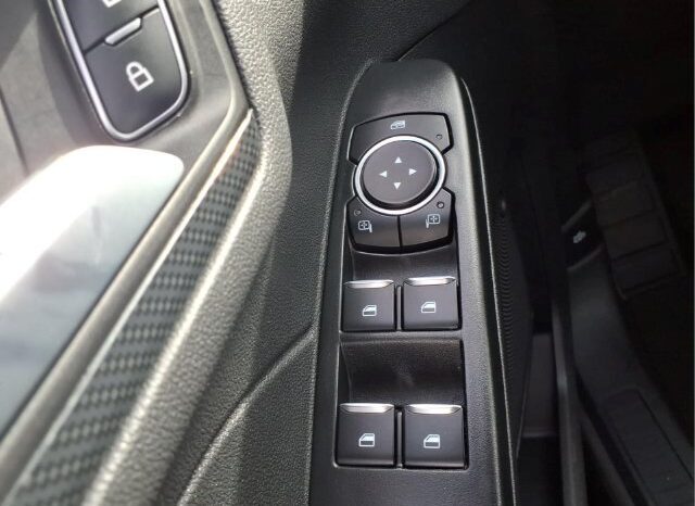 
								Ford Escape full									