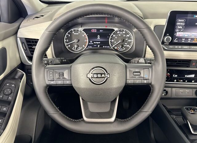 
								Nissan Rogue full									