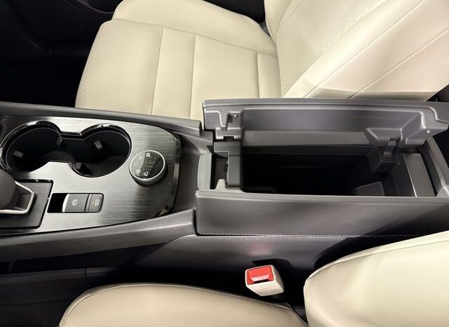 
								Nissan Rogue full									