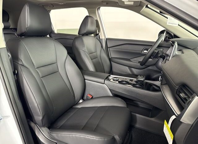 
								Nissan Rogue full									