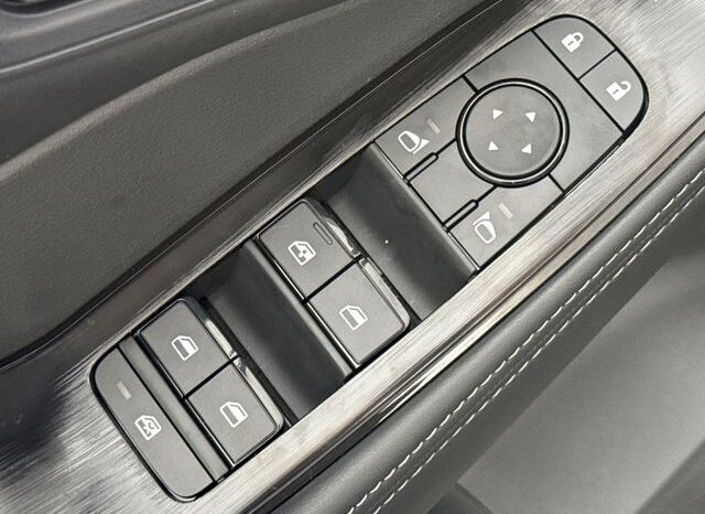 
								Nissan Rogue full									