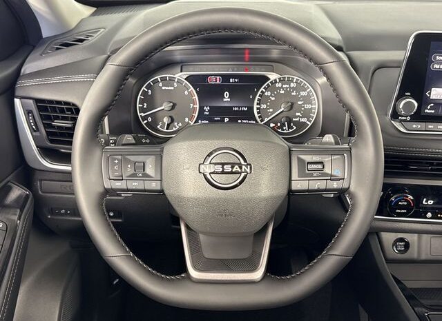 
								Nissan Rogue full									