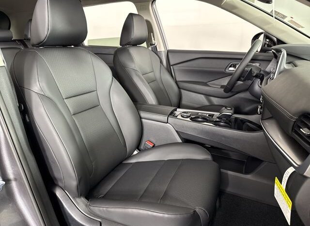 
								Nissan Rogue full									