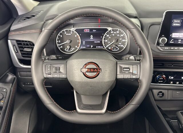 
								Nissan Rogue full									