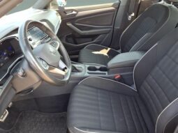 
										Volkswagen Jetta full									