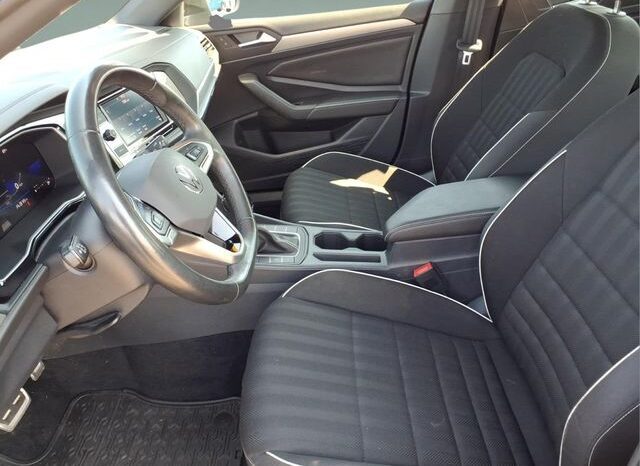 
								Volkswagen Jetta full									