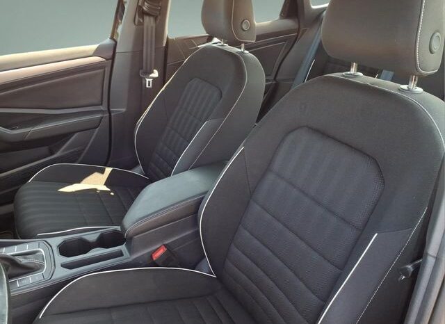 
								Volkswagen Jetta full									
