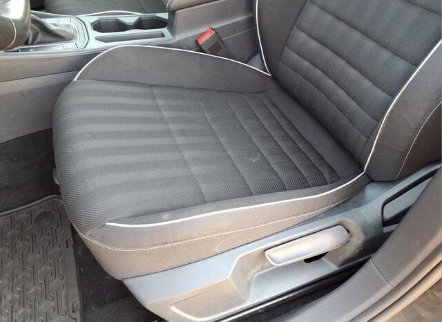 
								Volkswagen Jetta full									