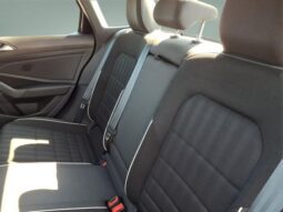 
										Volkswagen Jetta full									